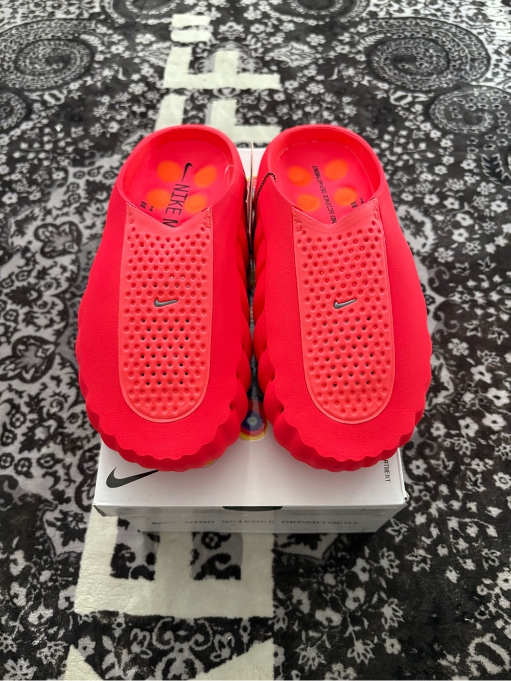 Nike Mind 001 Slides Men Solar Red (Run One Size Small)